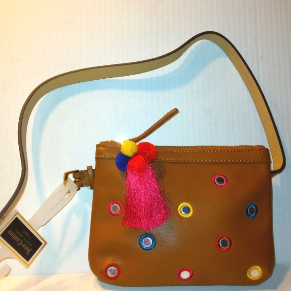 ☆NWT☆JUICY COUTURE ☆Adjustable☆ Cute Belt Bag/Clutch/Shoulder Bag☆Pom Pom    Zip - Picture 6 of 16